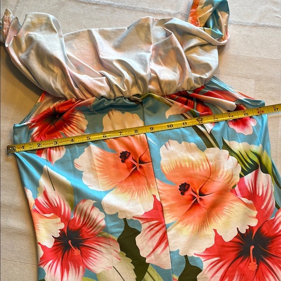 Floral Off-Shoulder Maxi Dress - Picture 4 of 7